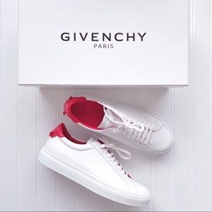 Givenchy Urban Street Leather Low Top Sneaker ⭐️ reposhing never worn!!!